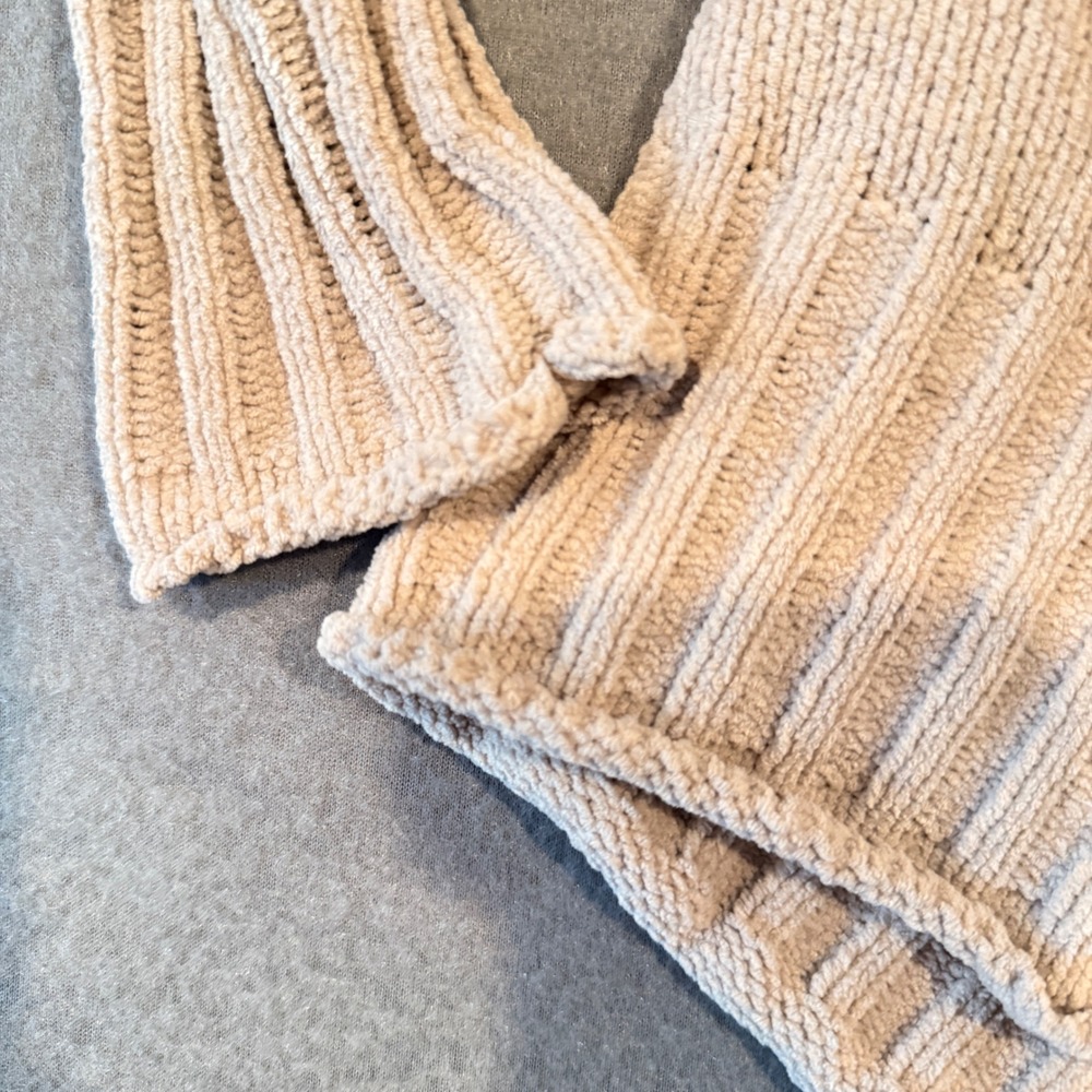 Generation K Women Beige Knit Crew Neck Long Sleeve Pullover Sweater Size M - Picture 4 of 14